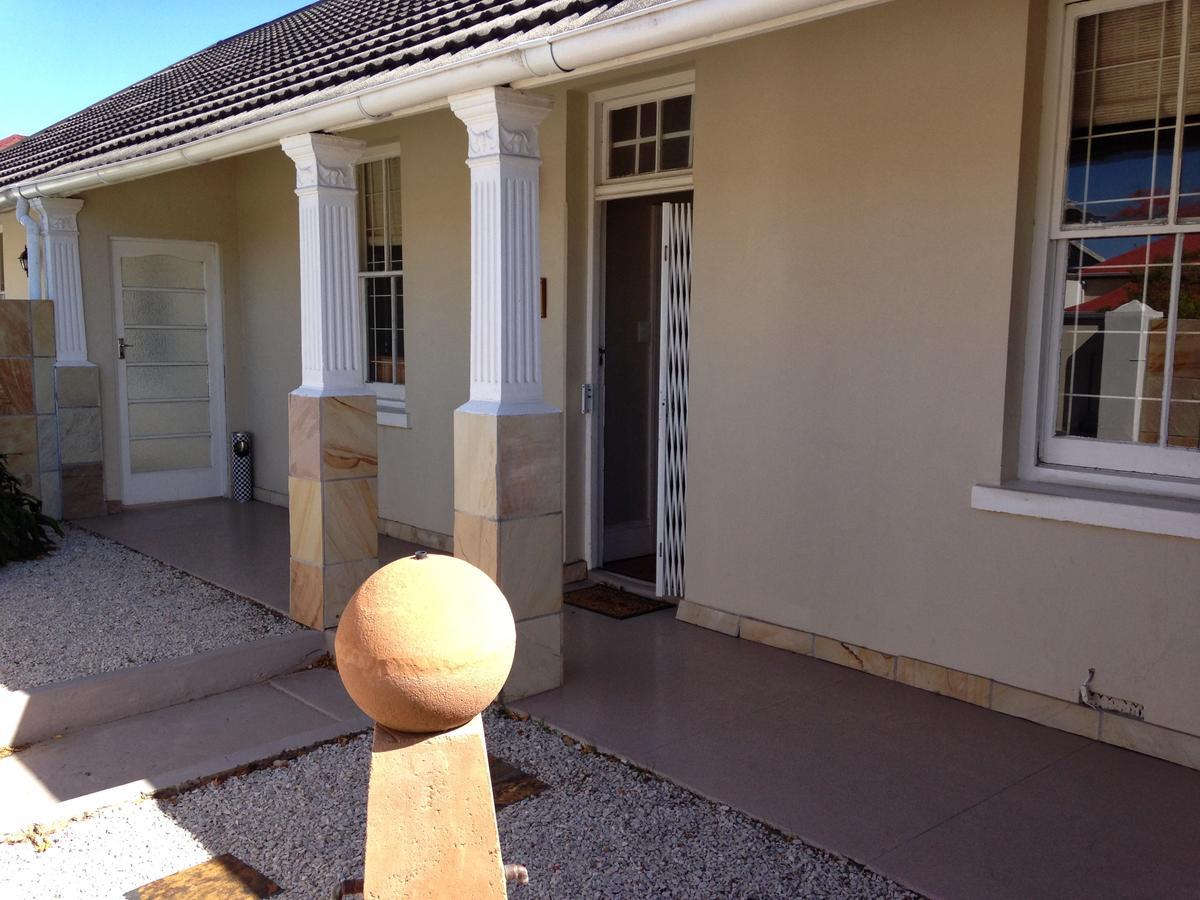Guesthouse On Irvine Port Elizabeth Ngoại thất bức ảnh