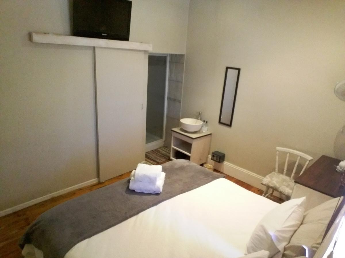 Guesthouse On Irvine Port Elizabeth Ngoại thất bức ảnh