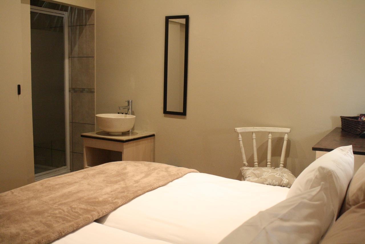 Guesthouse On Irvine Port Elizabeth Ngoại thất bức ảnh