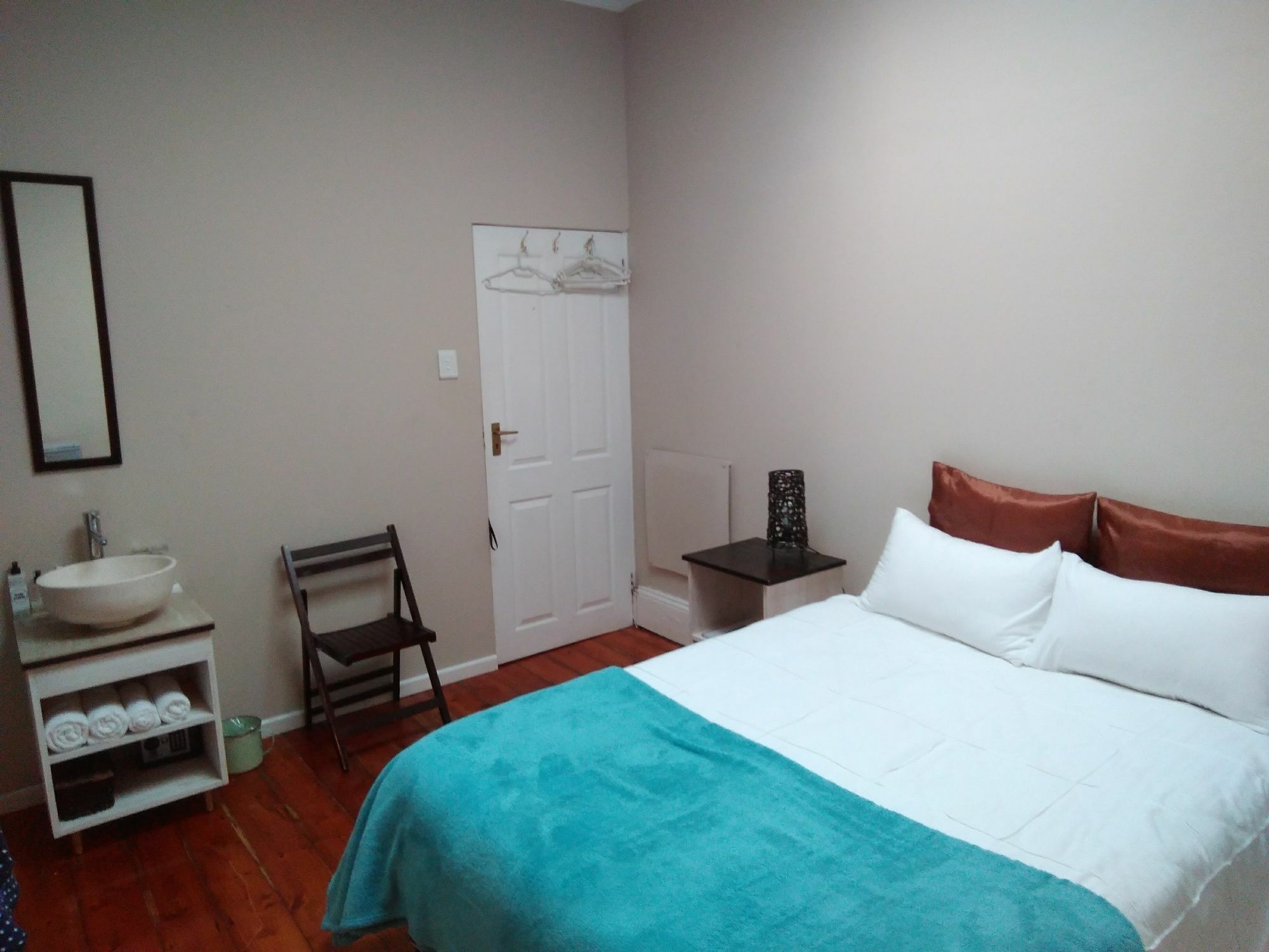 Guesthouse On Irvine Port Elizabeth Ngoại thất bức ảnh